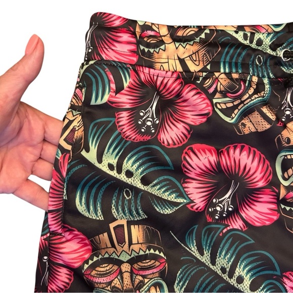 Good Vibes Tropical Floral Luau Tiki Mask Unlined Shorts with Pockets Size XL - Picture 5 of 10